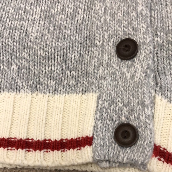 Amnesia | Gray Roots Style Cabin Sweater - Picture 6 of 8